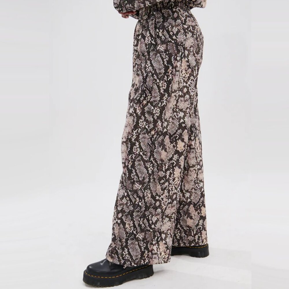 Akira Python Convertable French Terry Wide Leg Jo… - image 3